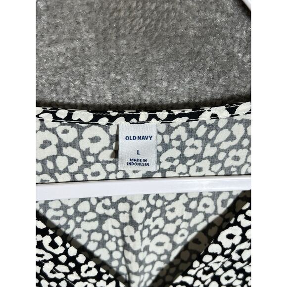 Old Navy Faux Wrap Top Womens Size Large Black White Animal Print Long Sleeve - Picture 3 of 8